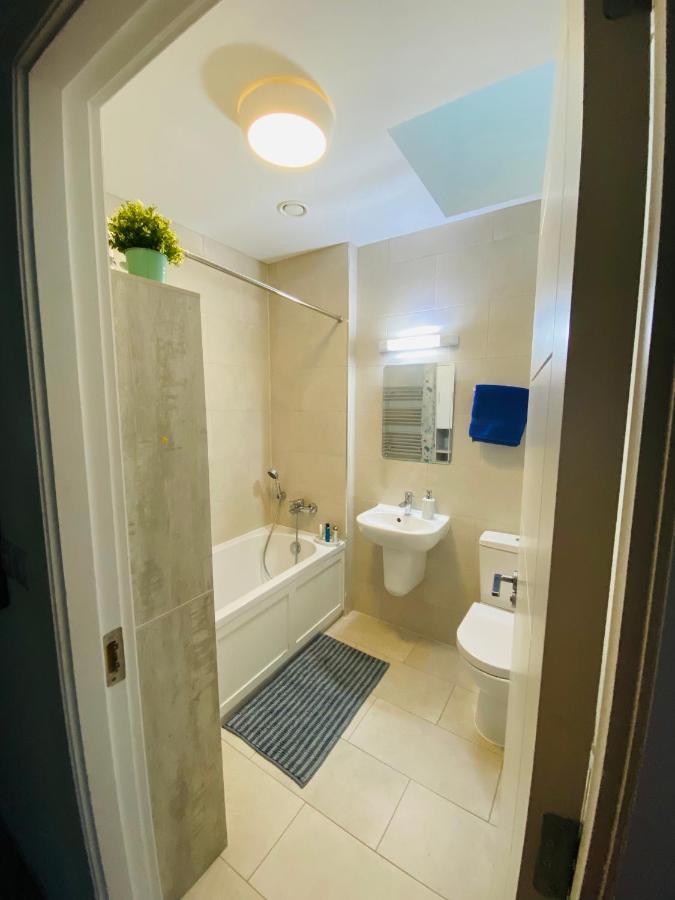دبلن Double Room In Our Family Home المظهر الخارجي الصورة